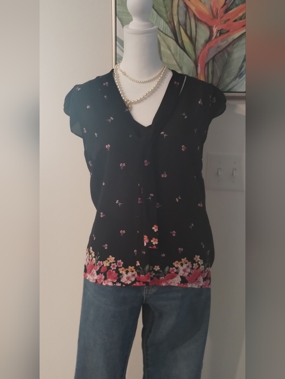 Black Floral V-Neck Cap Sleeve Blouse
